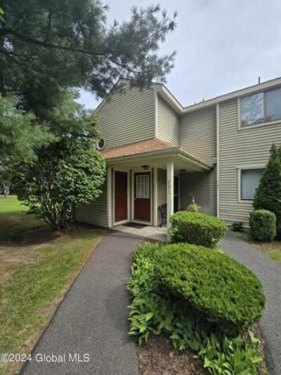 Home For Sale in Clifton Park, New York