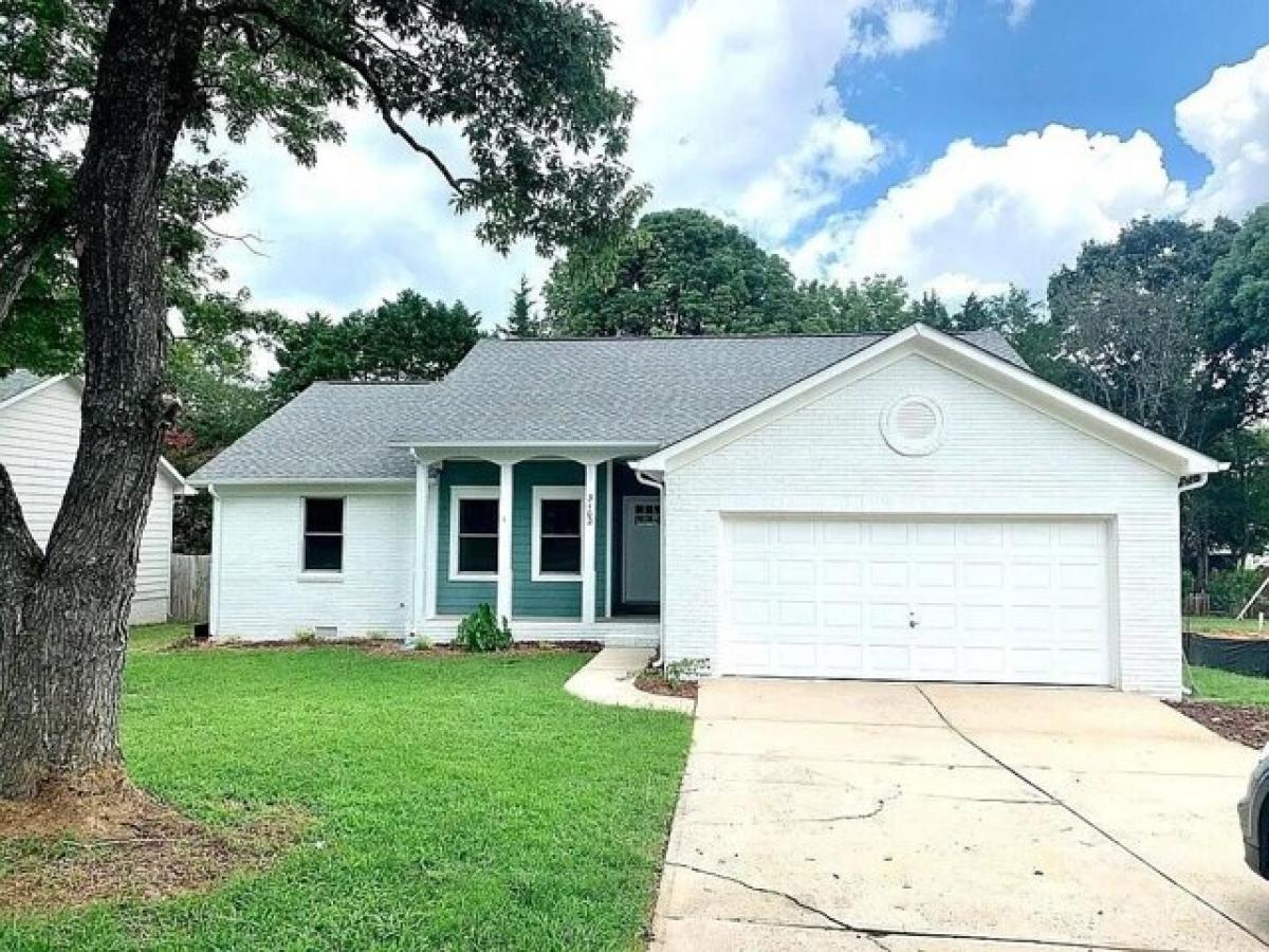 Picture of Home For Sale in Matthews, North Carolina, United States