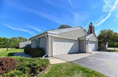 Home For Sale in Pewaukee, Wisconsin