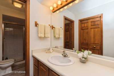 Home For Sale in Gurnee, Illinois