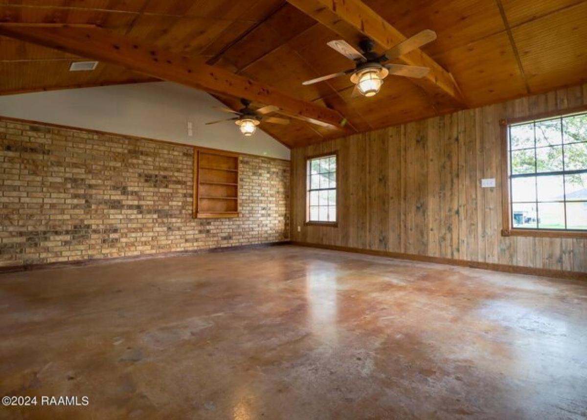 Picture of Home For Sale in Kaplan, Louisiana, United States