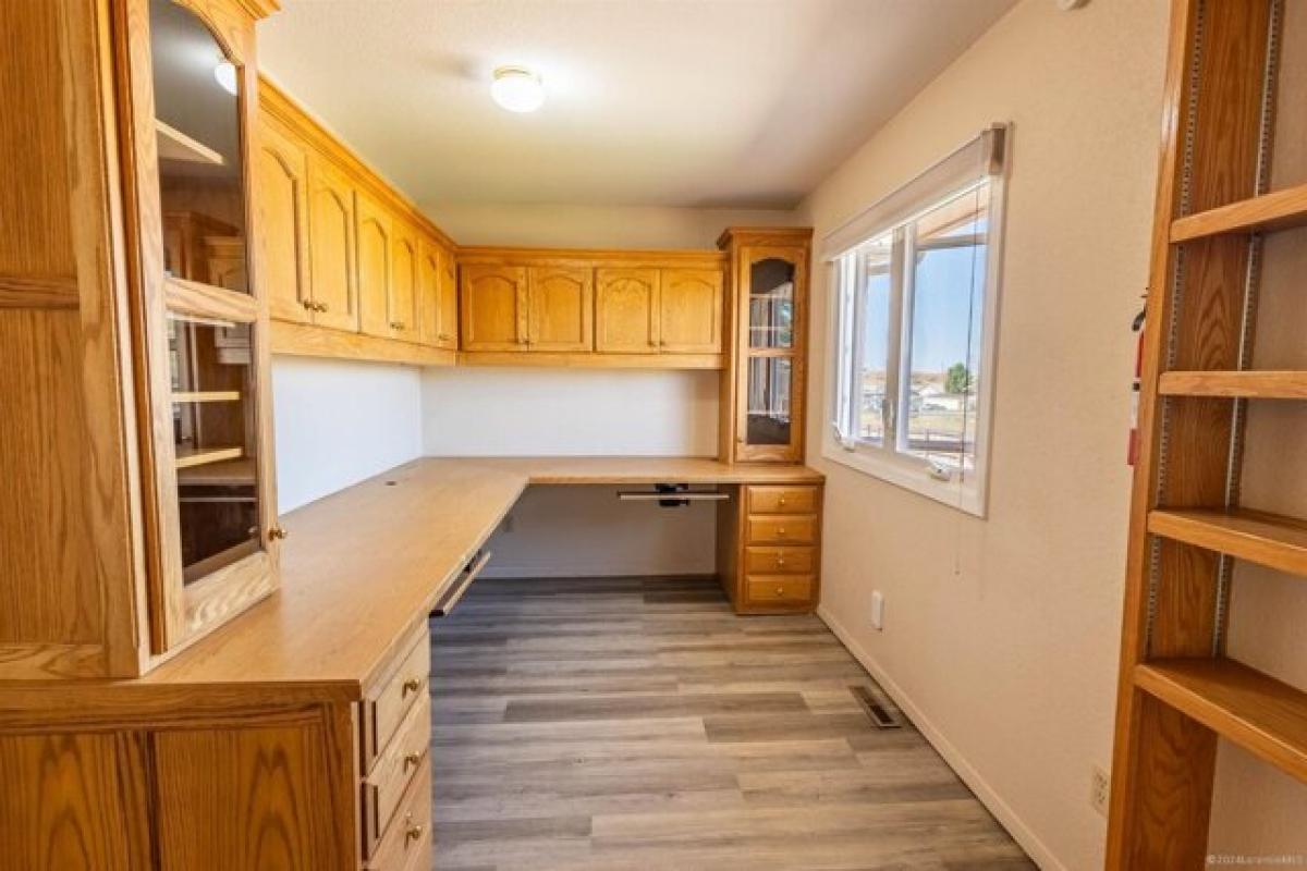 Picture of Home For Sale in Laramie, Wyoming, United States