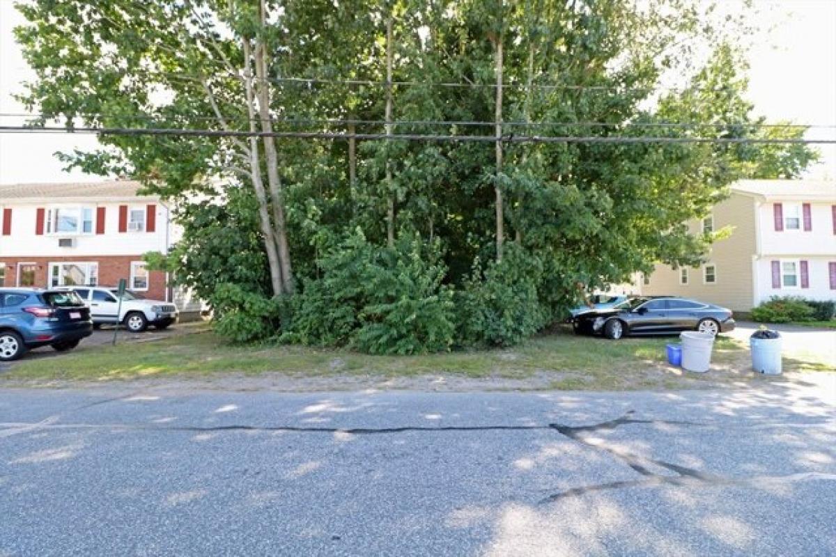 Picture of Residential Land For Sale in Ludlow, Massachusetts, United States