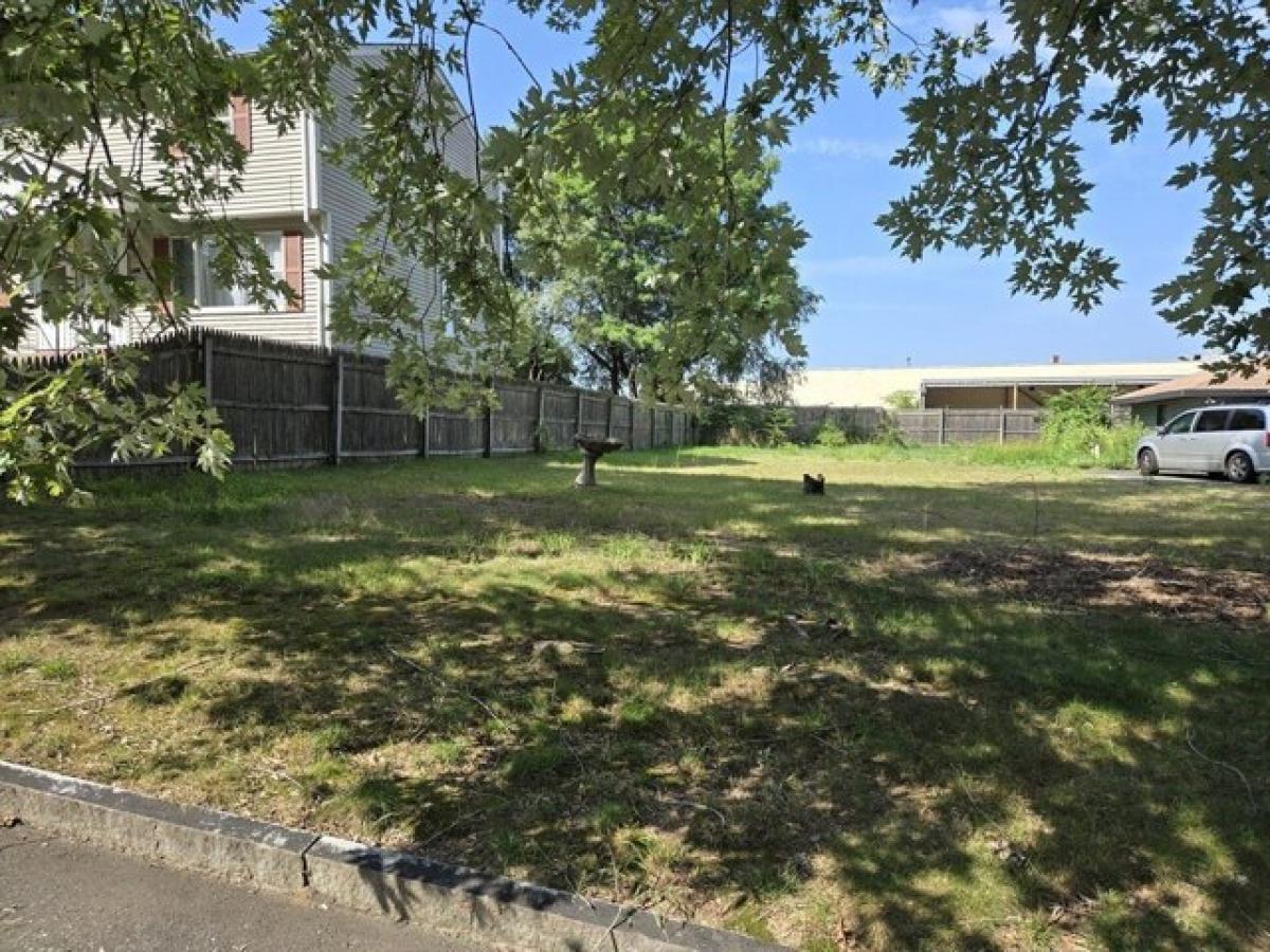 Picture of Residential Land For Sale in Springfield, Massachusetts, United States