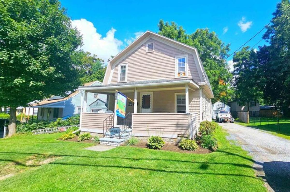 Picture of Home For Sale in Bennington, Vermont, United States