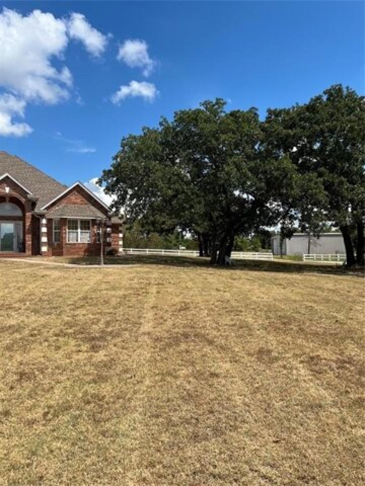 Picture of Home For Sale in Meeker, Oklahoma, United States