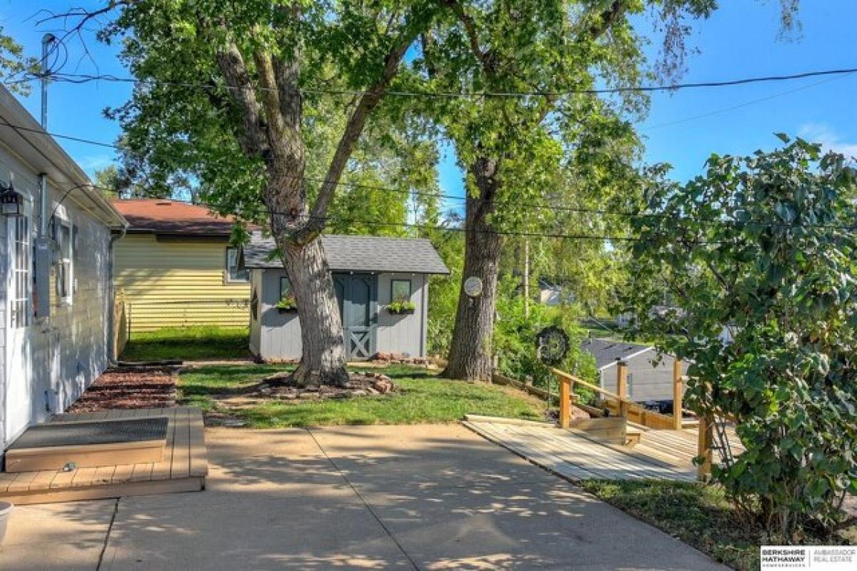 Picture of Home For Sale in La Vista, Nebraska, United States