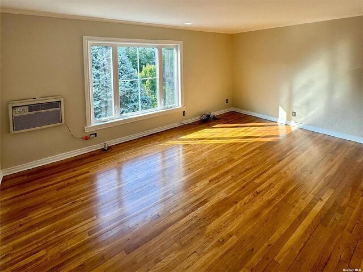 Picture of Home For Rent in Astoria, New York, United States