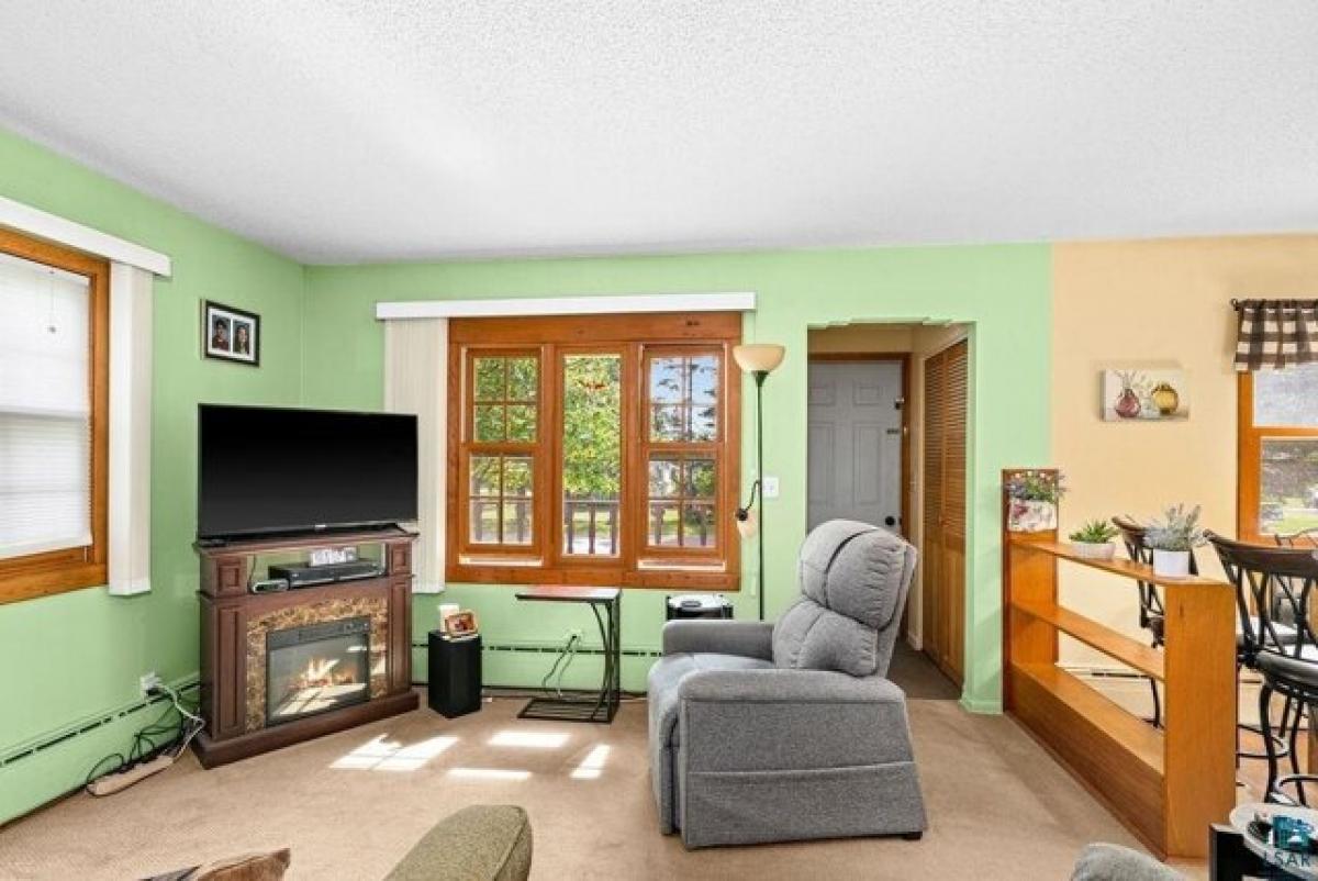 Picture of Home For Sale in Two Harbors, Minnesota, United States