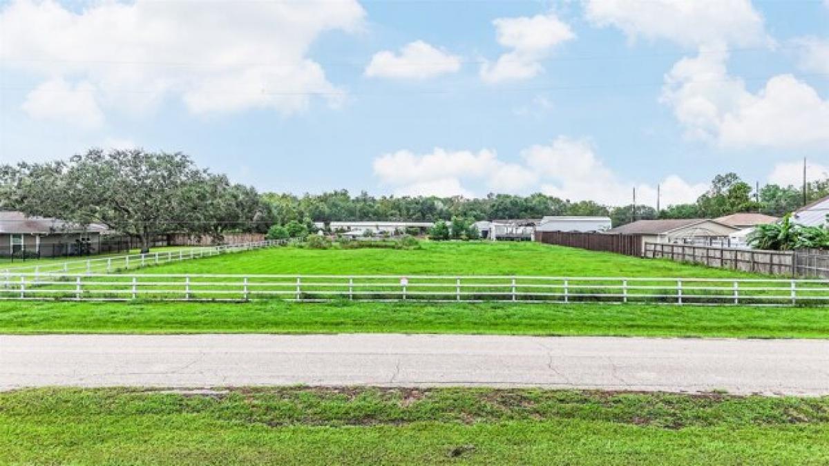 Picture of Residential Land For Sale in Manvel, Texas, United States