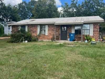 Home For Sale in Brewton, Alabama