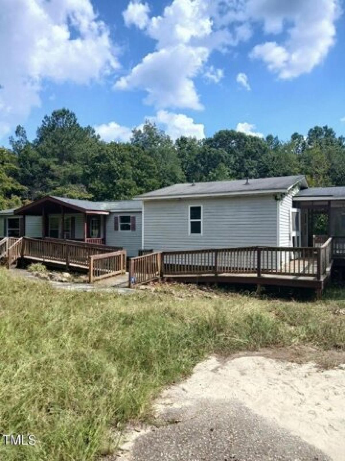 Picture of Home For Sale in Lillington, North Carolina, United States