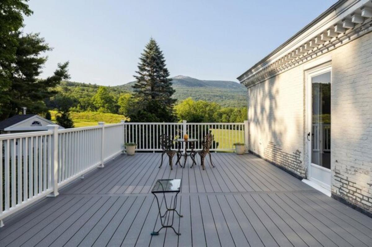 Picture of Home For Sale in Jaffrey, New Hampshire, United States