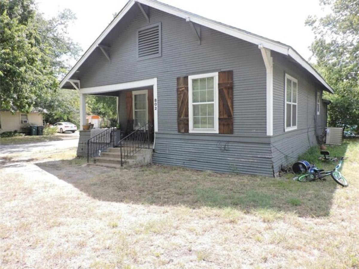 Picture of Home For Sale in Sherman, Texas, United States