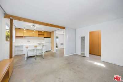 Apartment For Rent in Santa Monica, California