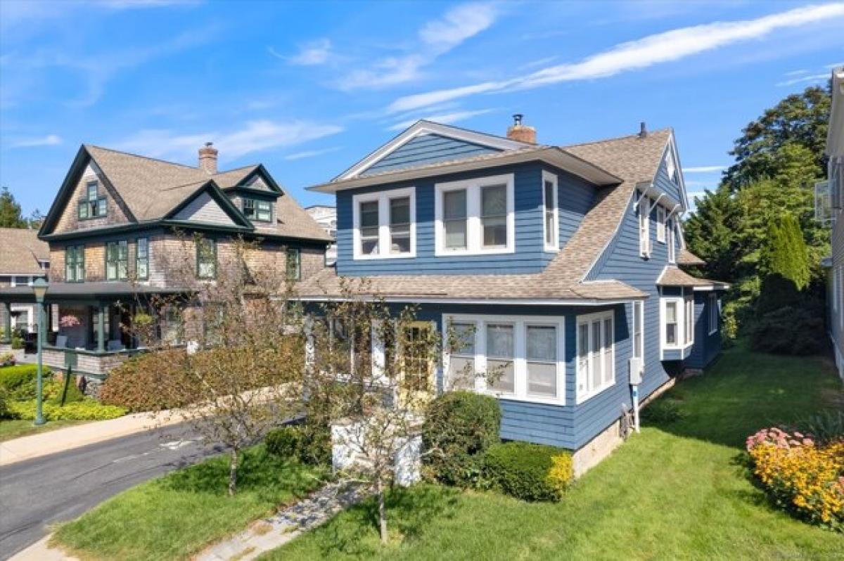 Picture of Home For Sale in Stonington, Connecticut, United States