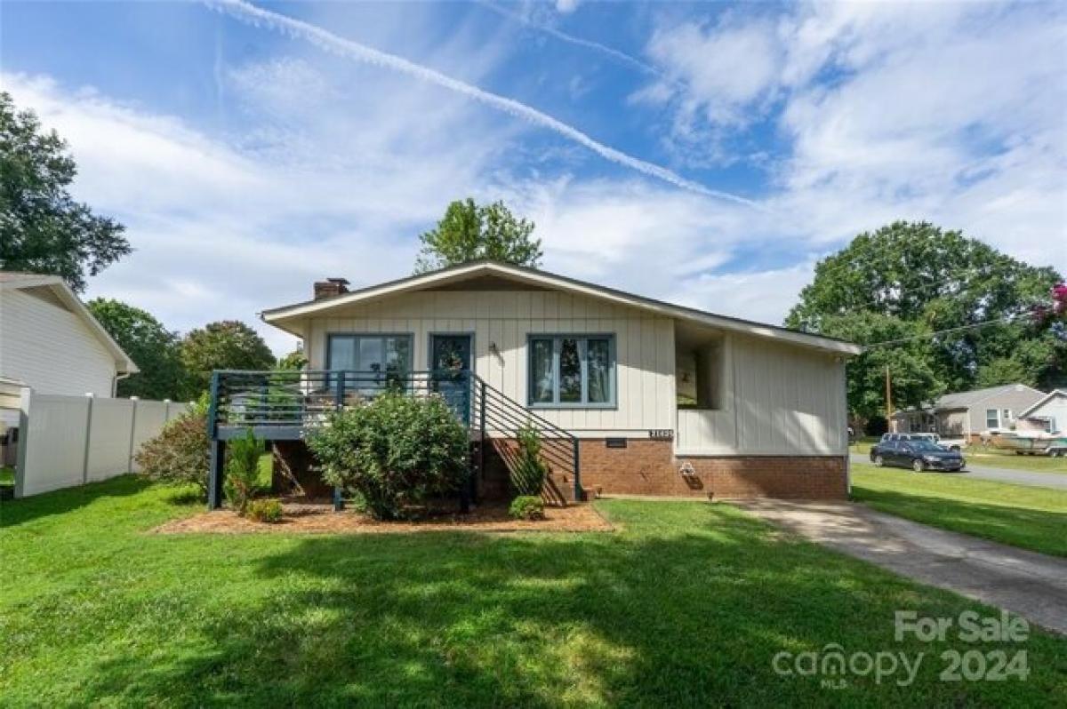 Picture of Home For Sale in Cornelius, North Carolina, United States