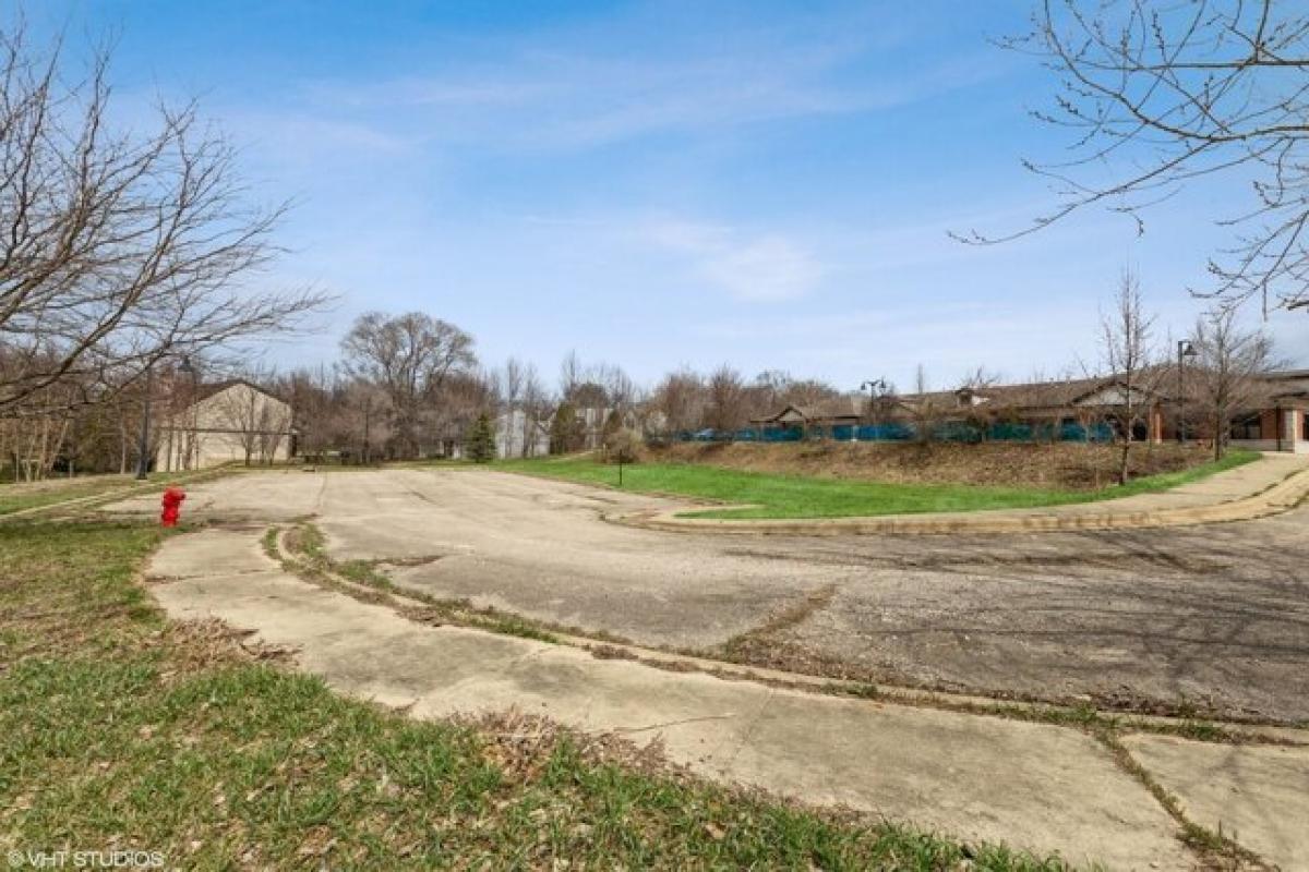 Picture of Residential Land For Sale in Algonquin, Illinois, United States