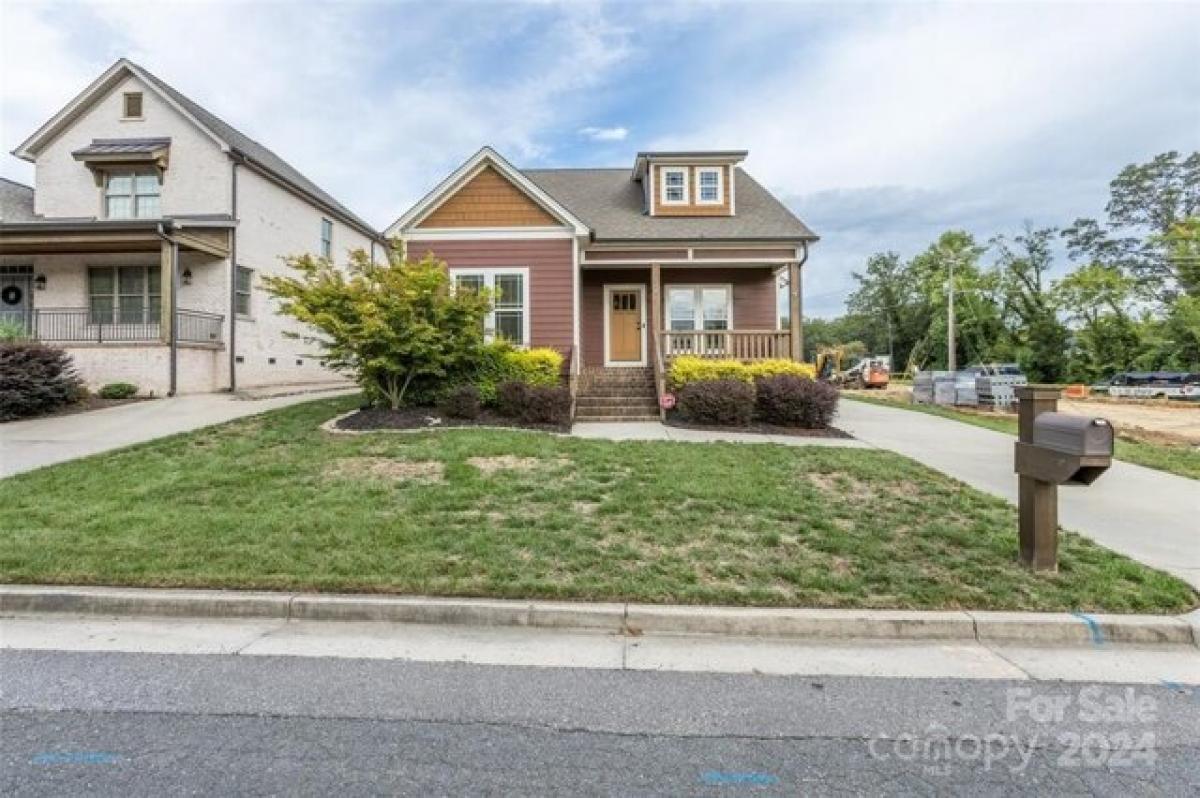 Picture of Home For Sale in Belmont, North Carolina, United States