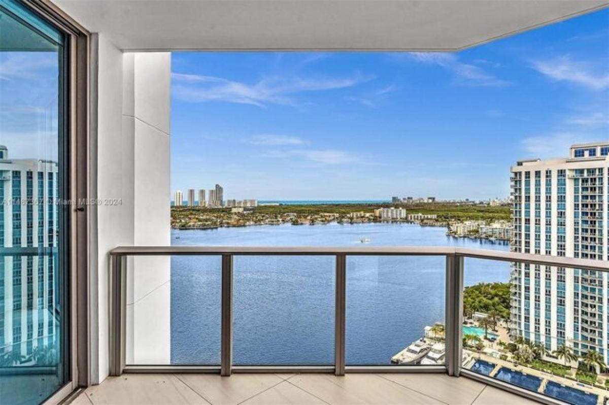 Picture of Home For Sale in North Miami Beach, Florida, United States