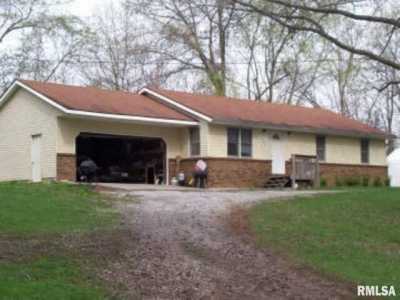 Home For Sale in Carbondale, Illinois