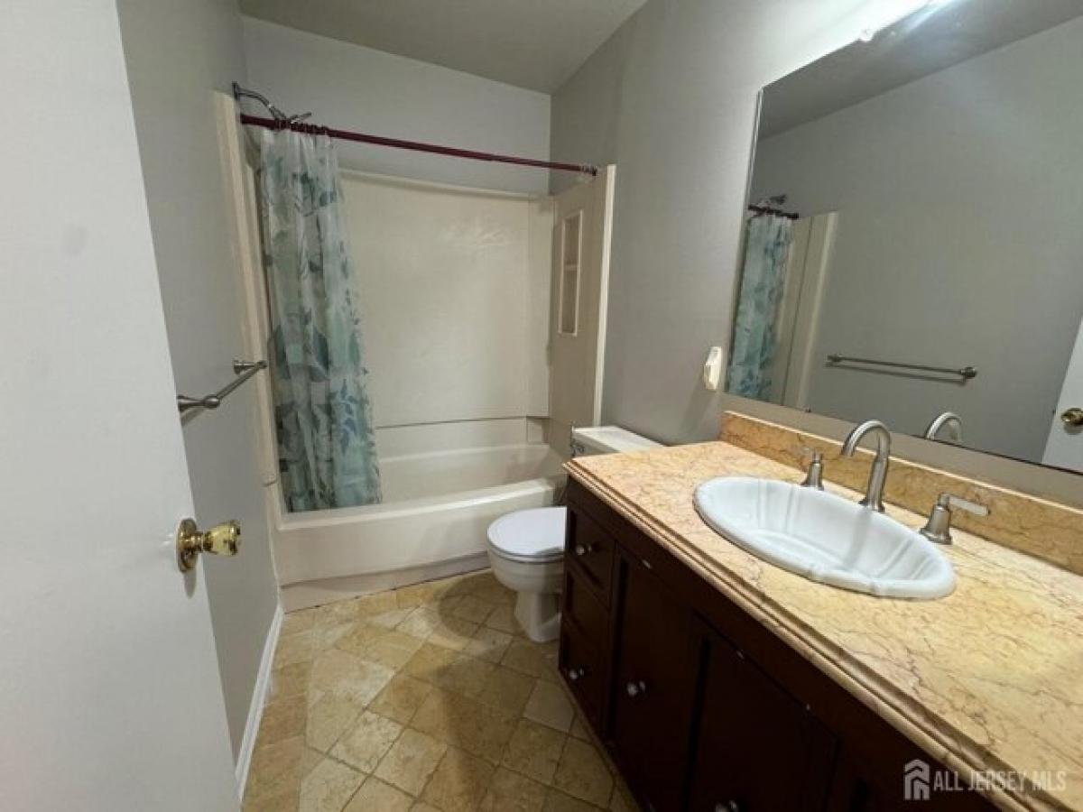 Picture of Home For Rent in Edison, New Jersey, United States