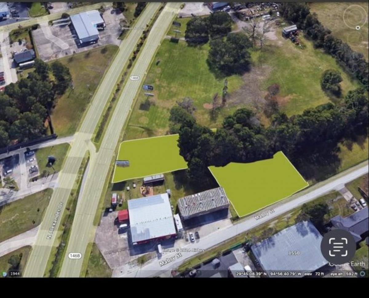 Picture of Residential Land For Sale in Baytown, Texas, United States