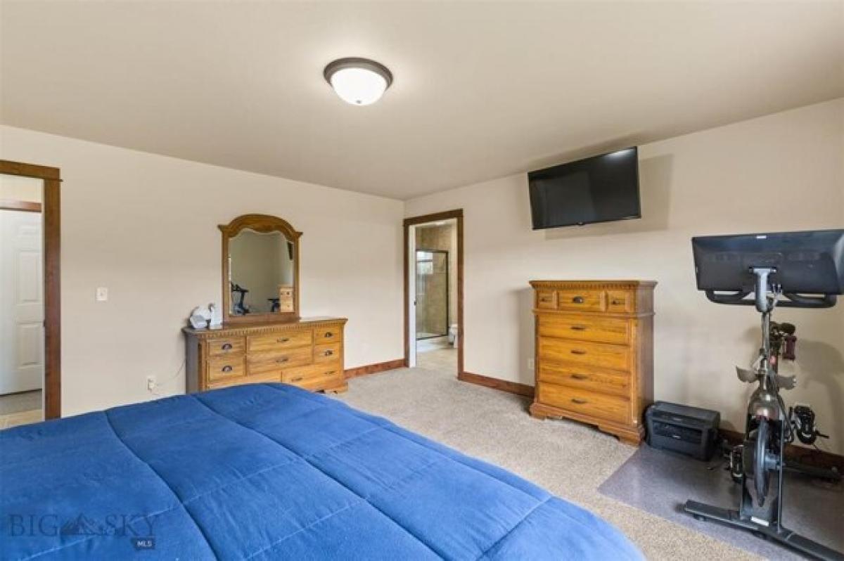 Picture of Home For Sale in Bozeman, Montana, United States