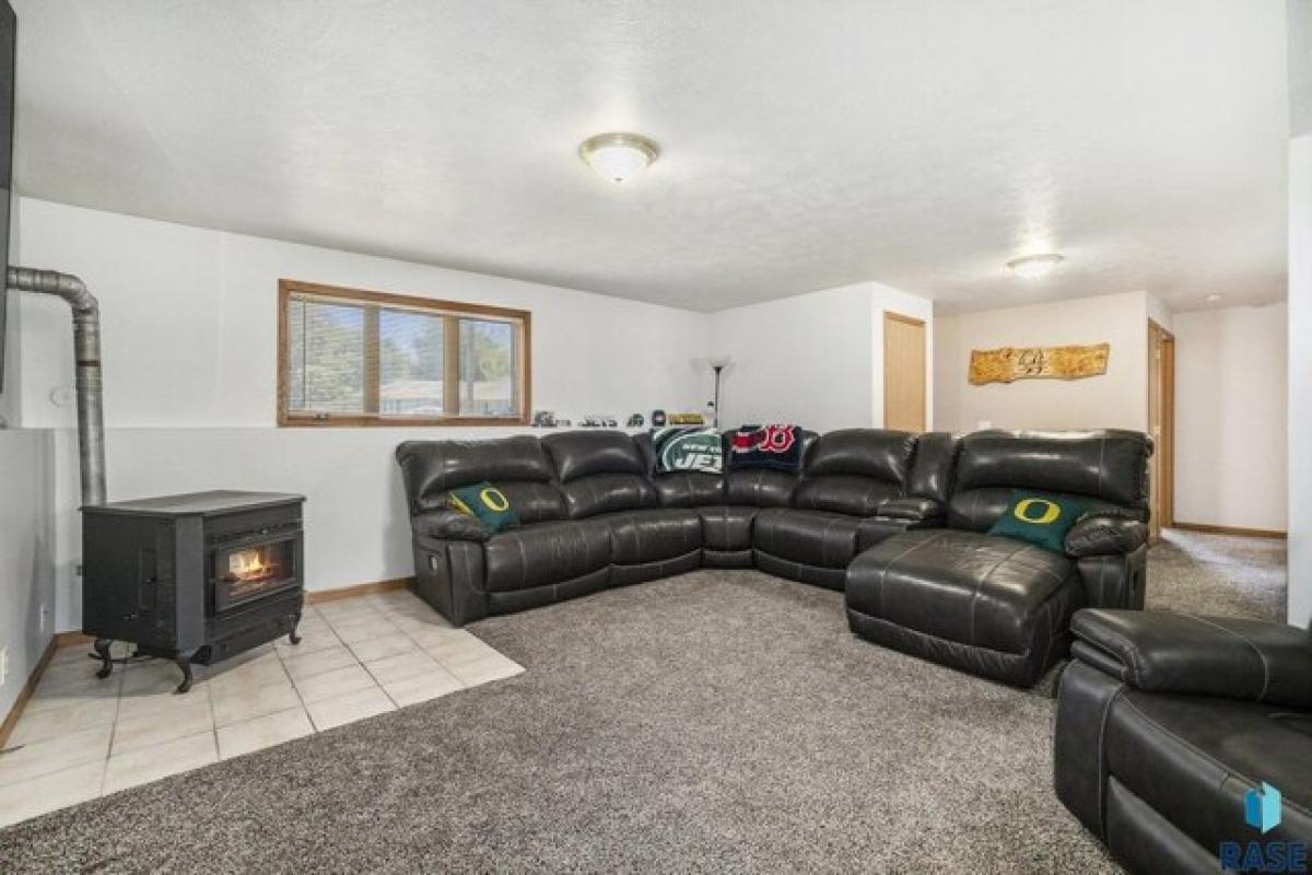 Picture of Home For Sale in Renner, South Dakota, United States