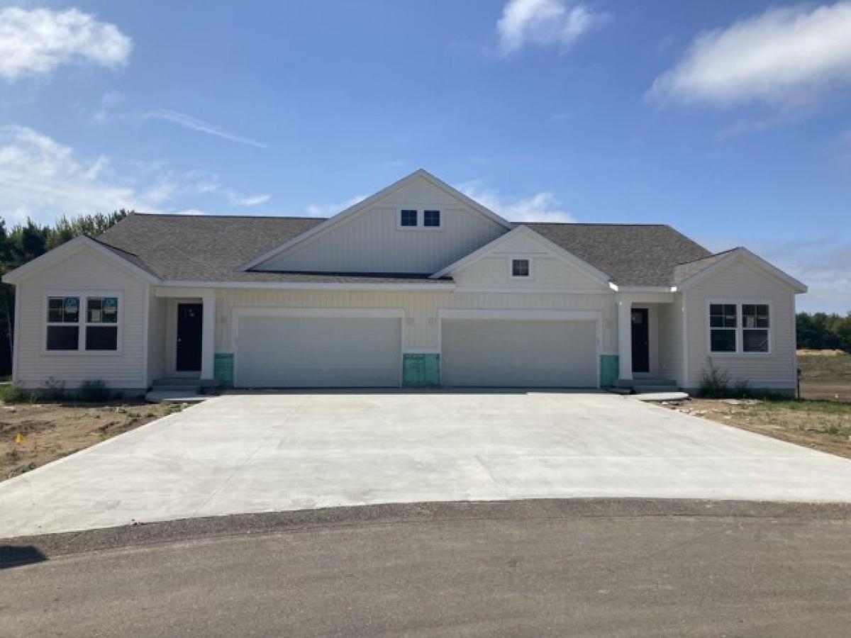 Picture of Home For Sale in Grand Haven, Michigan, United States