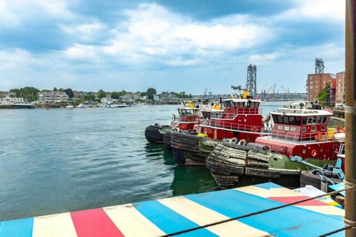 Picture of Home For Sale in Portsmouth, New Hampshire, United States