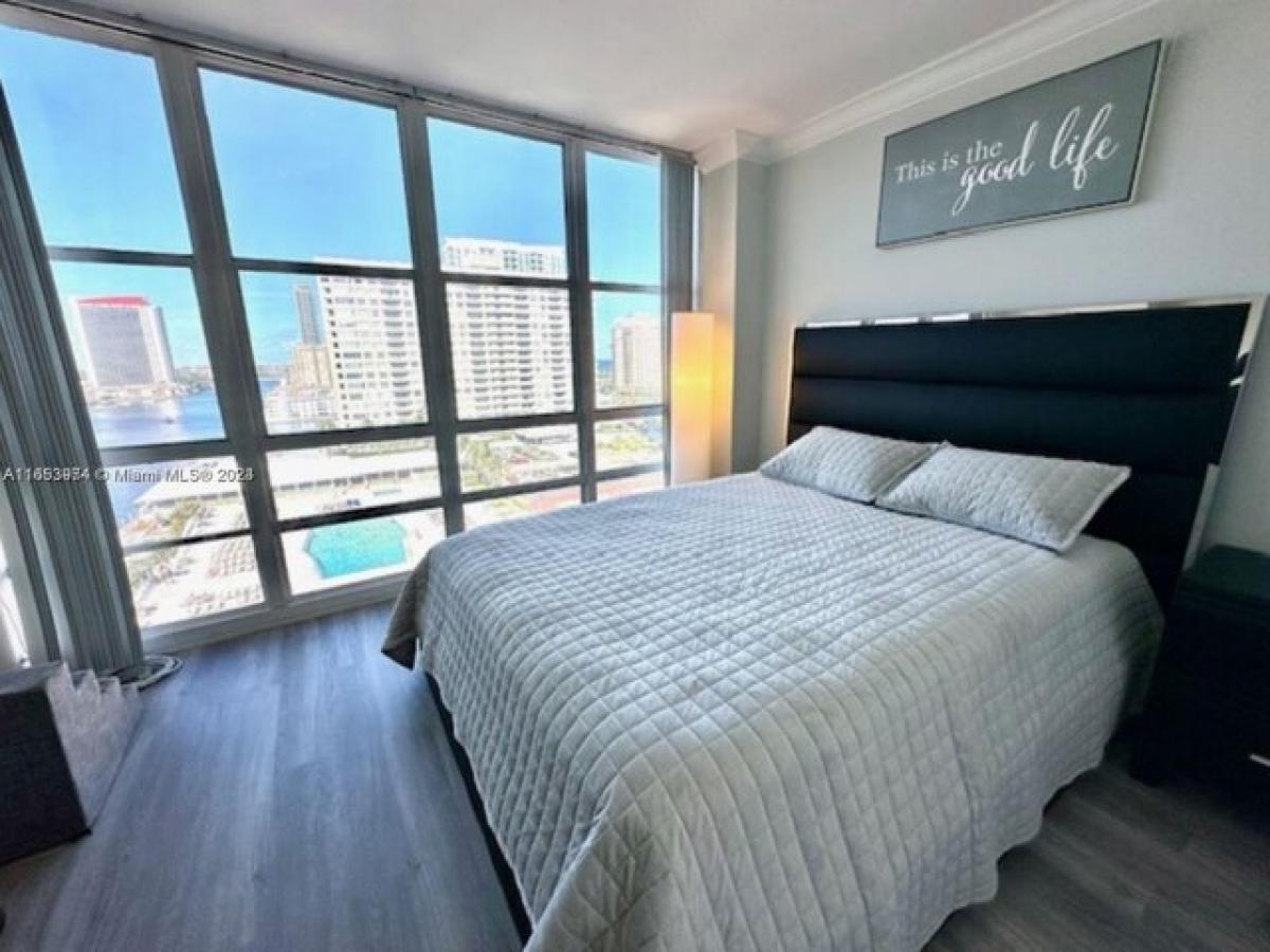 Picture of Home For Sale in Hallandale Beach, Florida, United States