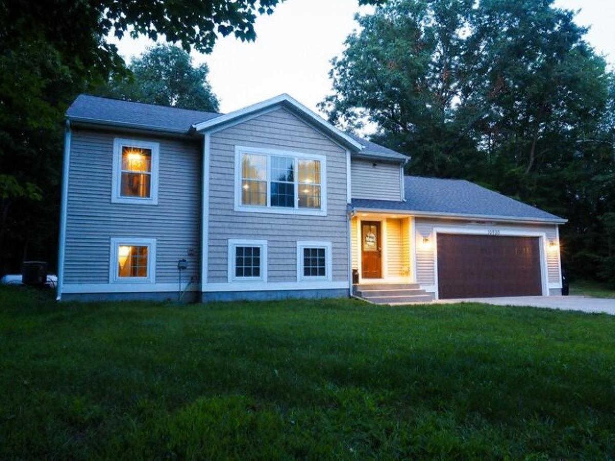 Picture of Home For Sale in Ravenna, Michigan, United States