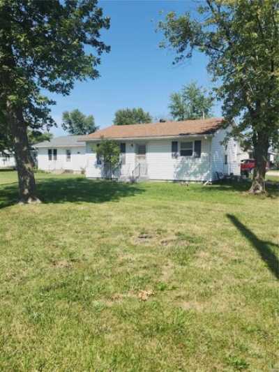 Home For Sale in Laddonia, Missouri