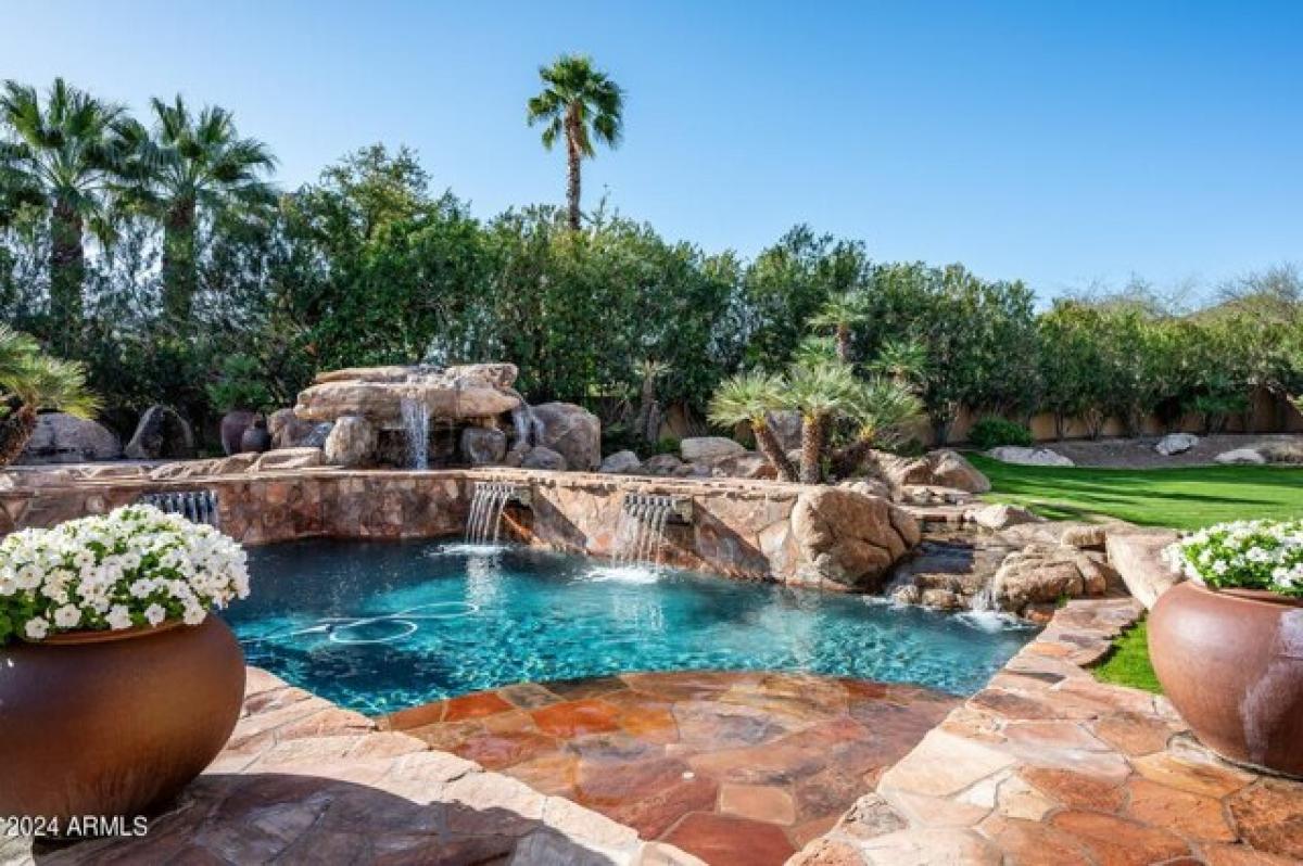 Picture of Home For Sale in Paradise Valley, Arizona, United States