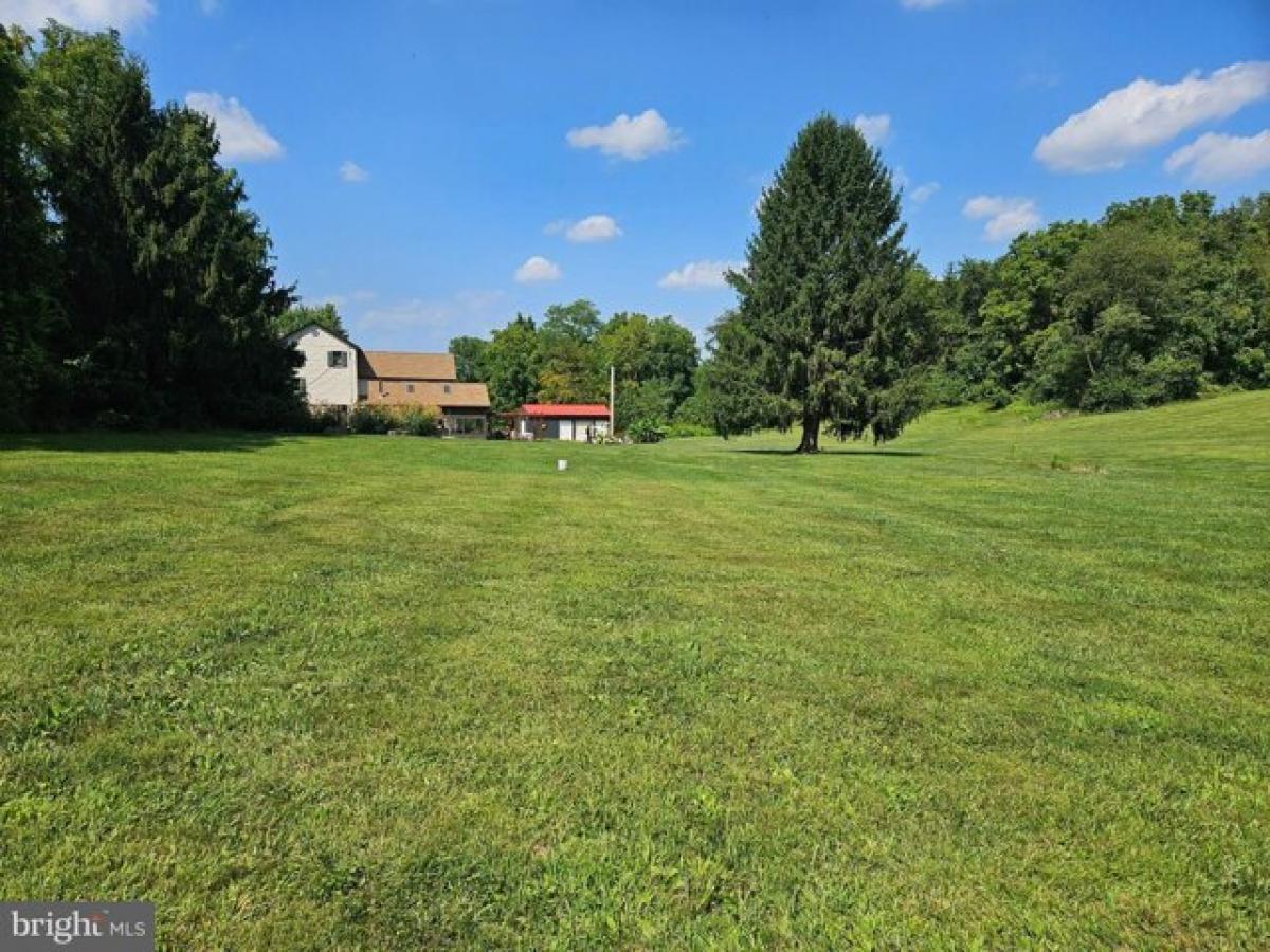 Picture of Home For Sale in Spring Grove, Pennsylvania, United States