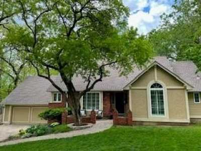 Home For Sale in Leawood, Kansas