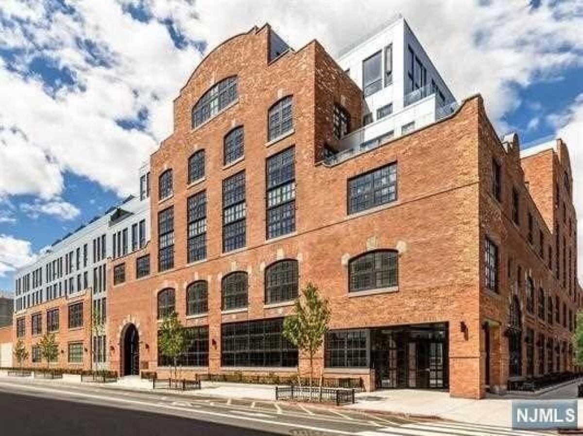 Picture of Home For Sale in Hoboken, New Jersey, United States