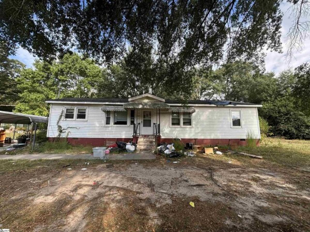 Picture of Home For Sale in Seneca, South Carolina, United States