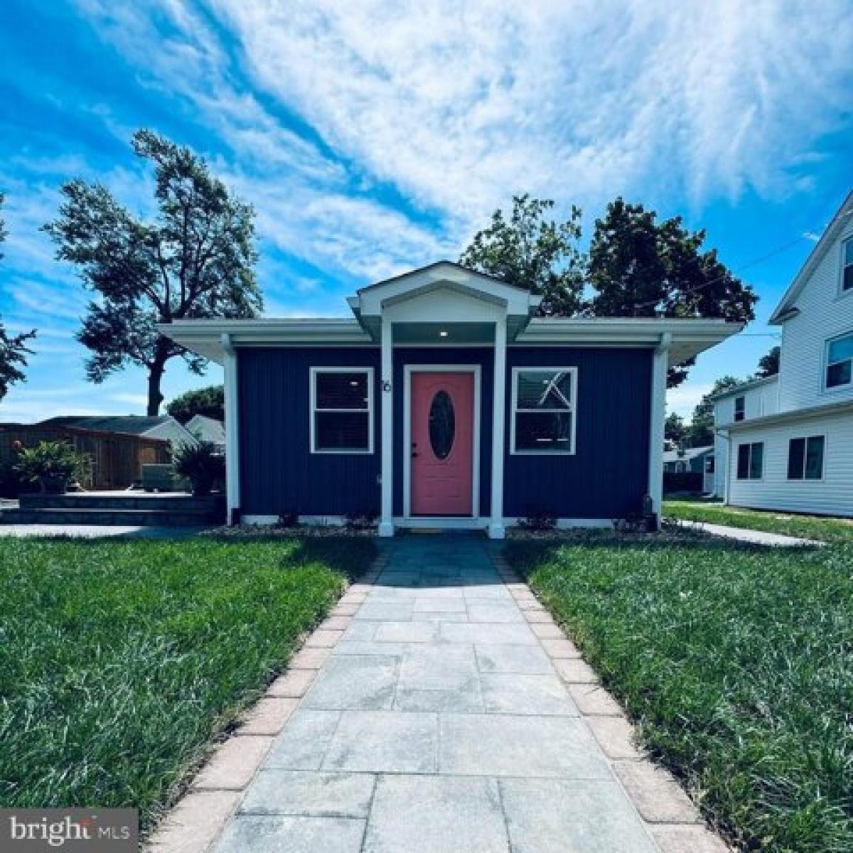 Picture of Home For Sale in Colonial Beach, Virginia, United States