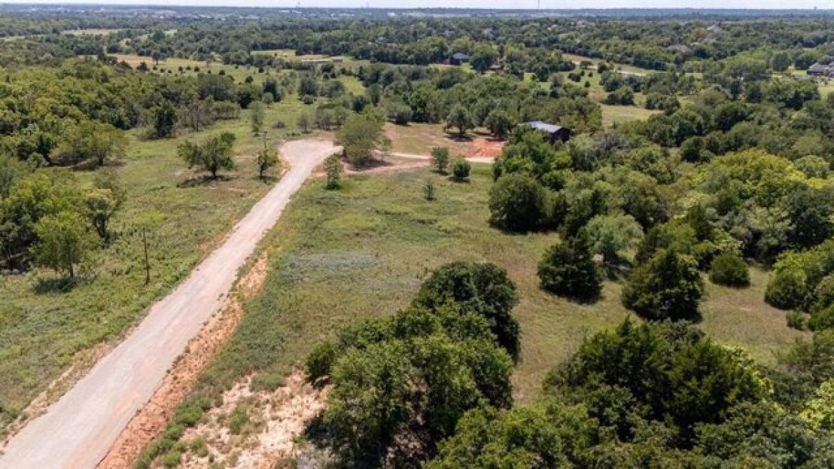 Picture of Residential Land For Sale in Edmond, Oklahoma, United States