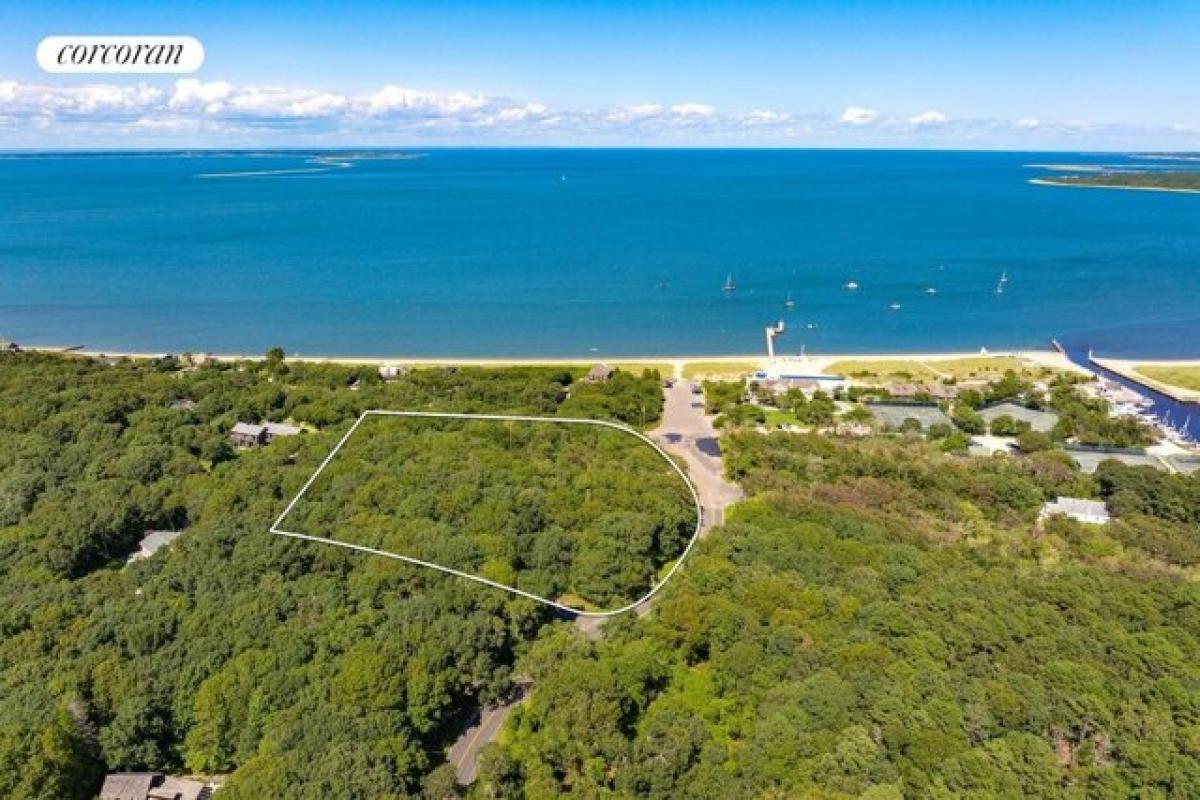 Picture of Residential Land For Sale in Amagansett, New York, United States