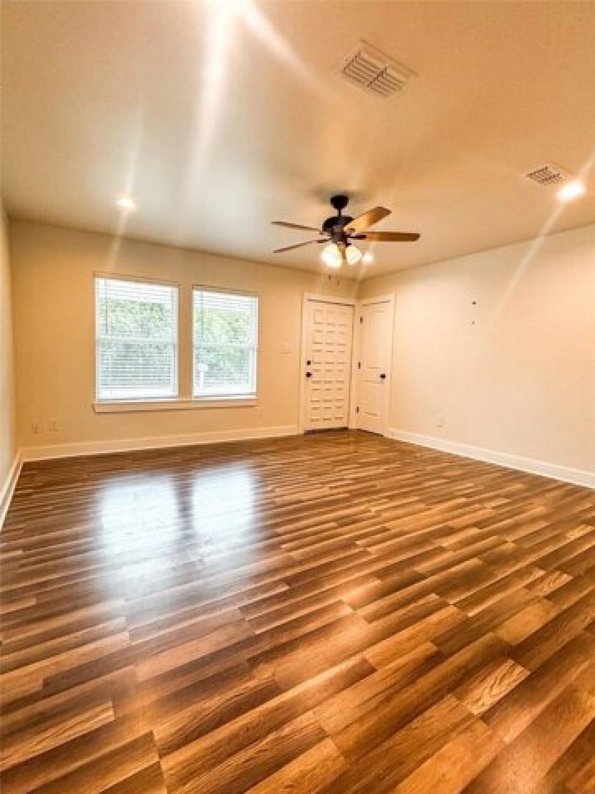 Picture of Home For Rent in Eagle Lake, Texas, United States