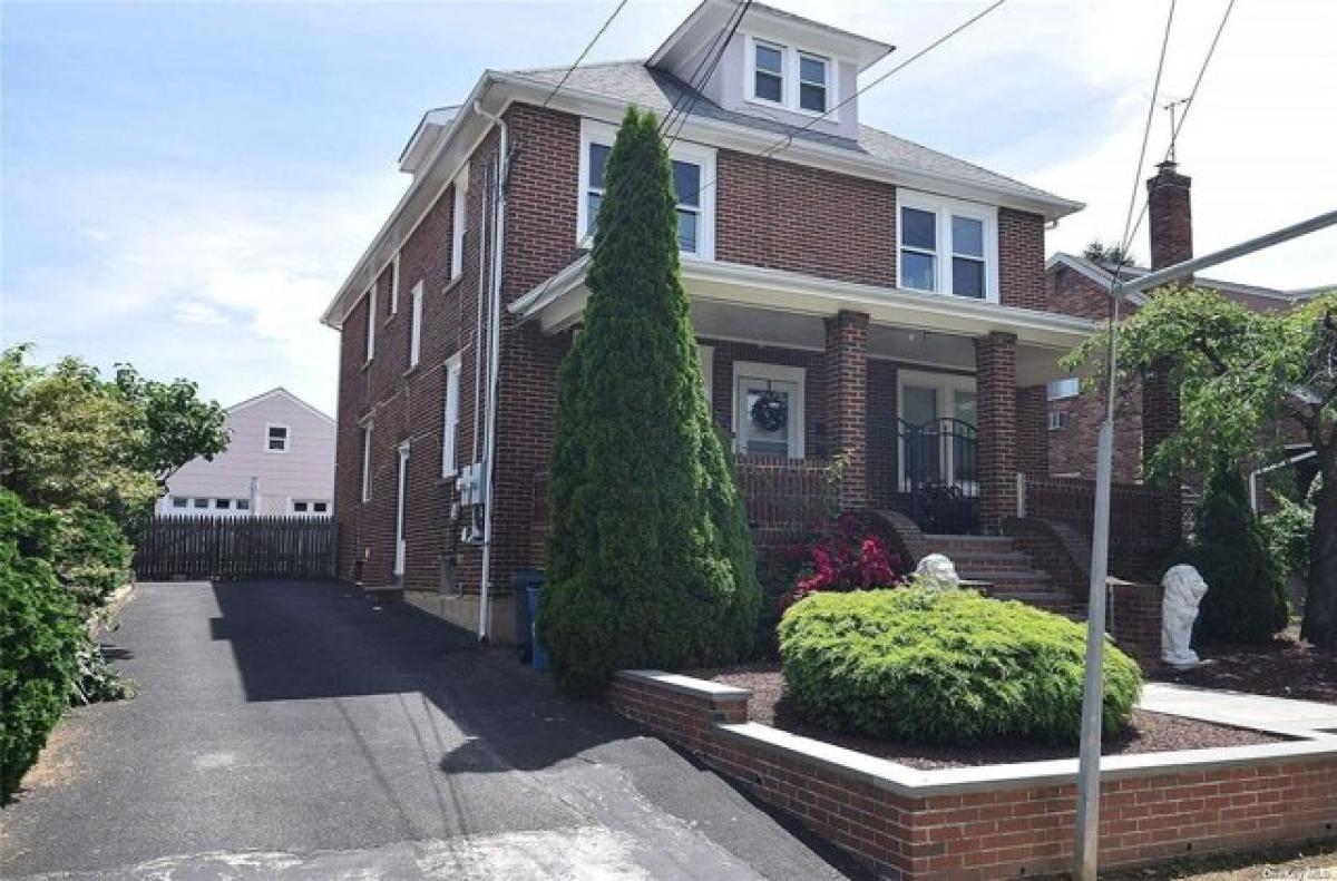 Picture of Home For Rent in Glen Cove, New York, United States