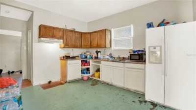 Home For Sale in Deland, Florida