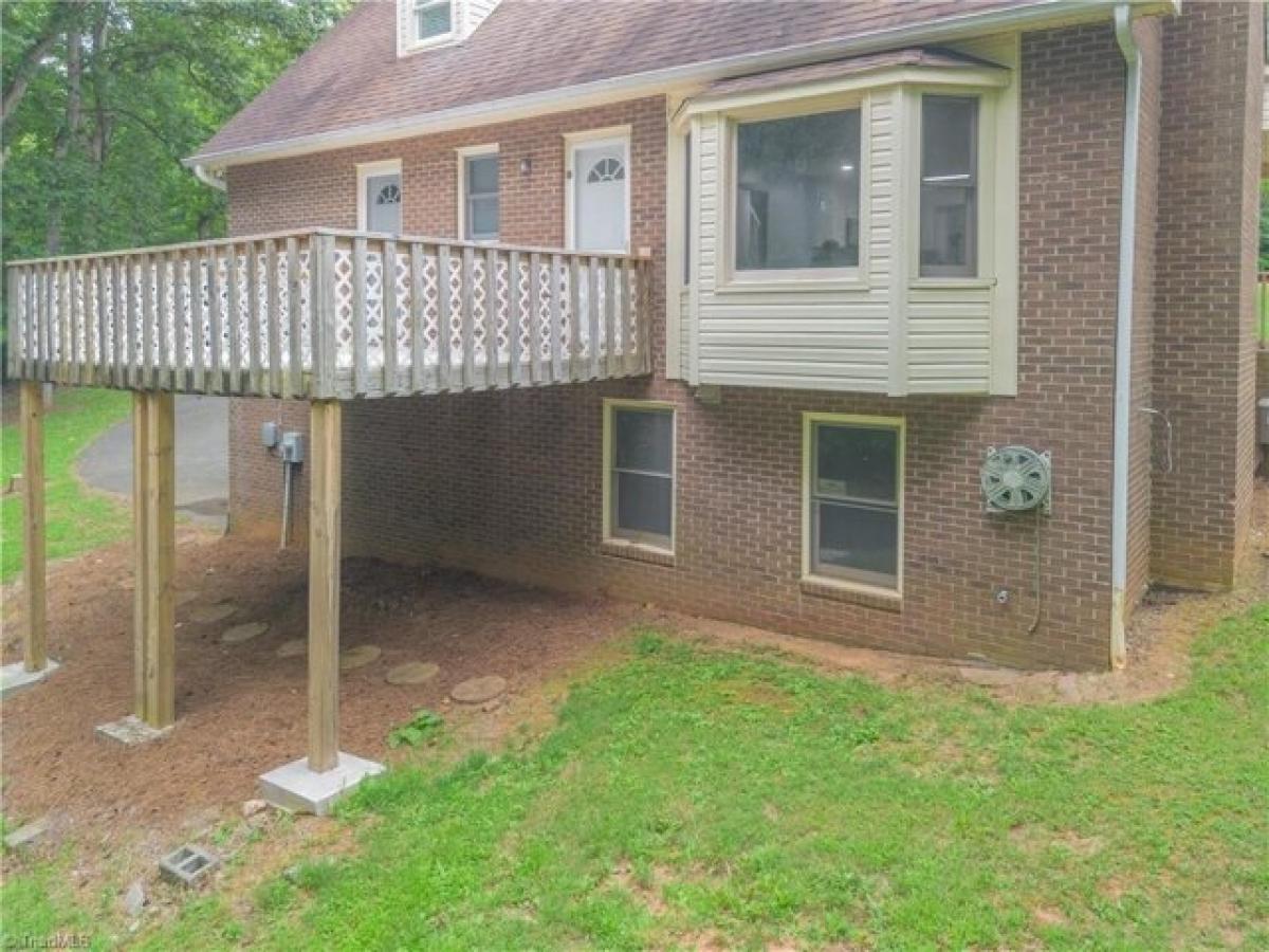 Picture of Home For Sale in Pinnacle, North Carolina, United States