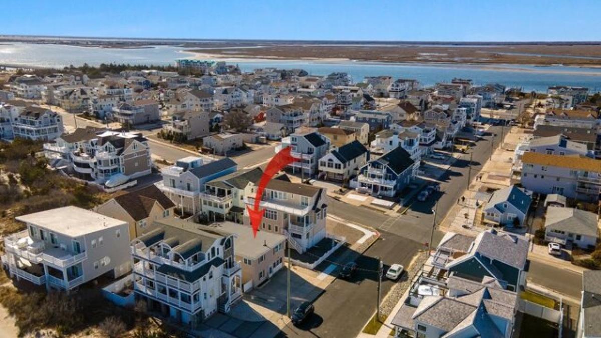 Picture of Home For Sale in Sea Isle City, New Jersey, United States