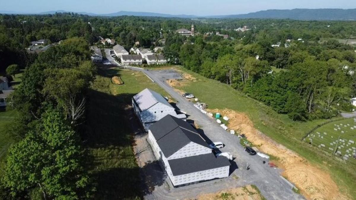 Picture of Home For Sale in Lewisburg, West Virginia, United States