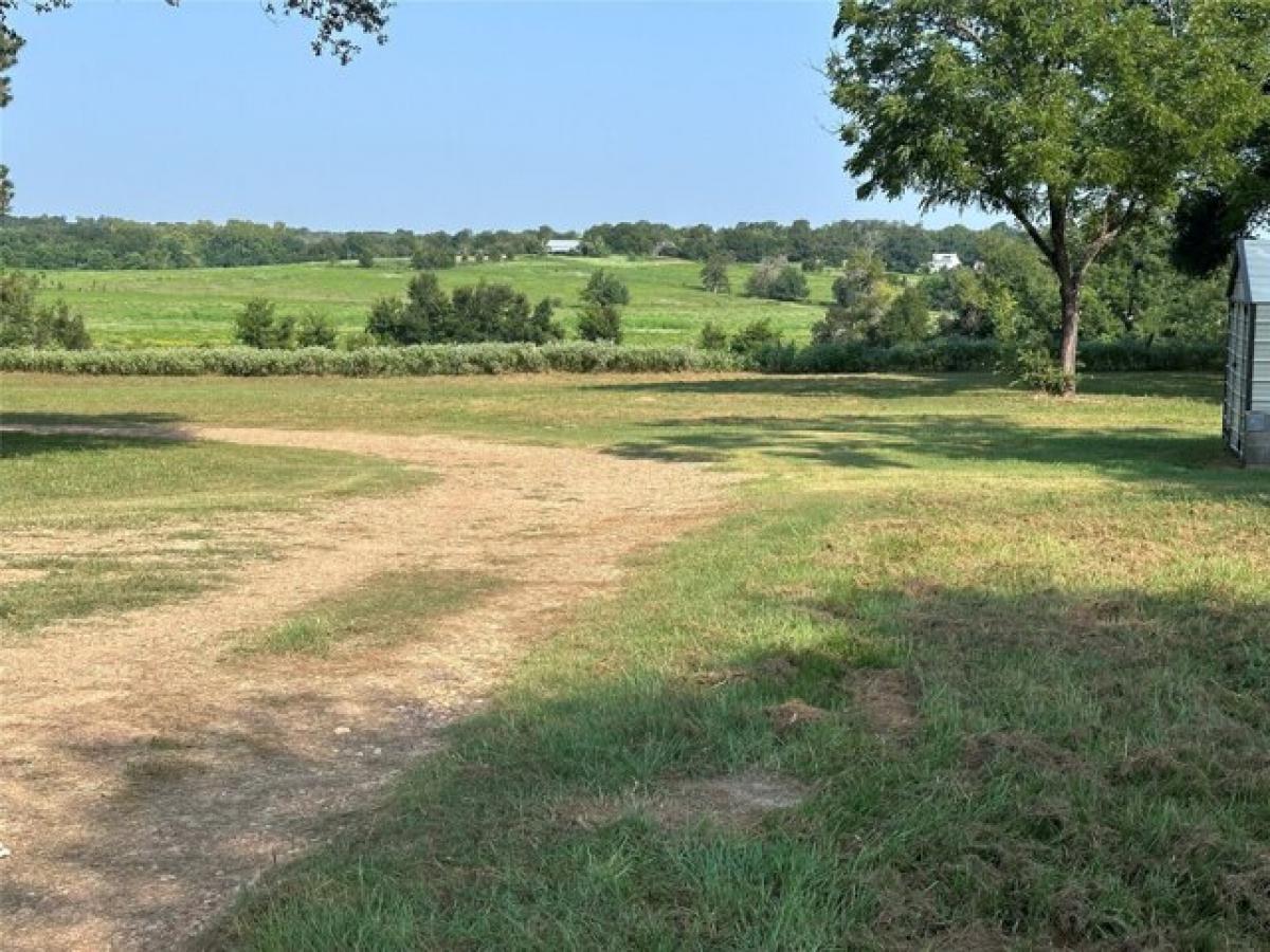 Picture of Residential Land For Sale in Brenham, Texas, United States