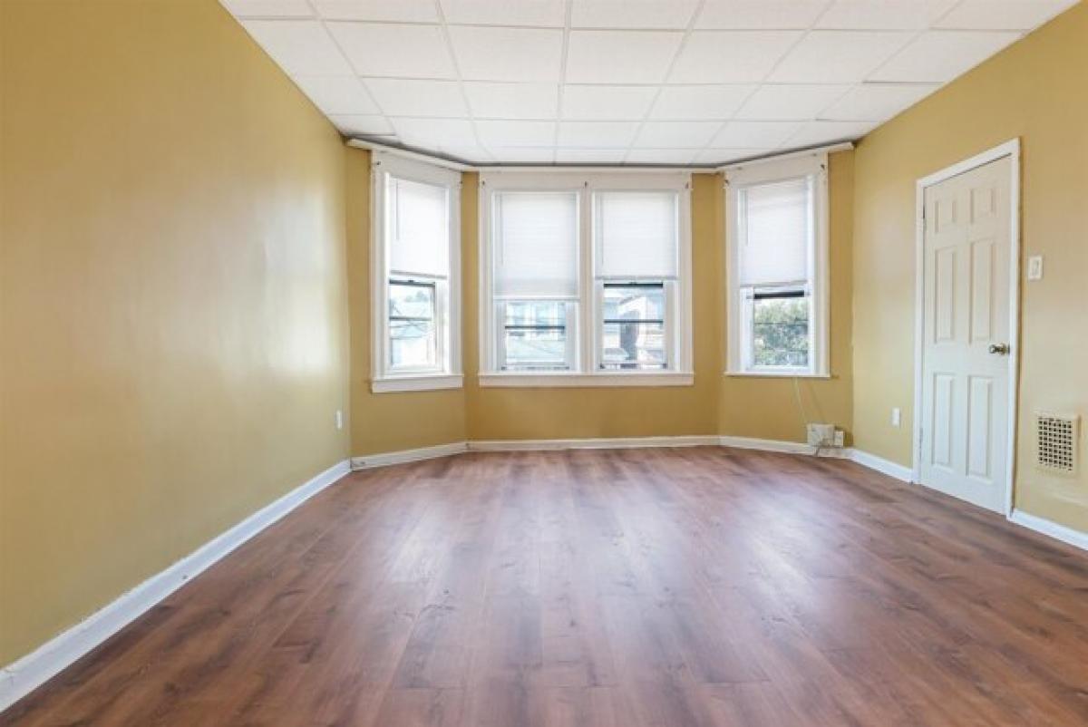 Picture of Home For Rent in Bayonne, New Jersey, United States